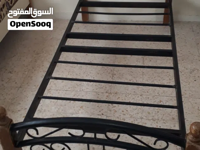 تخت حديد مفرد