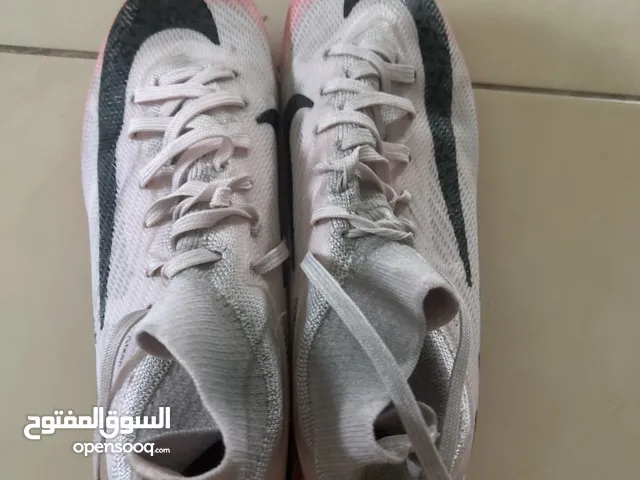 39 Sport Shoes in Amman