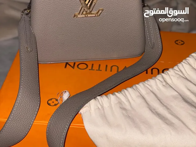 > شنطة Louis Vuitton Capucines Mini