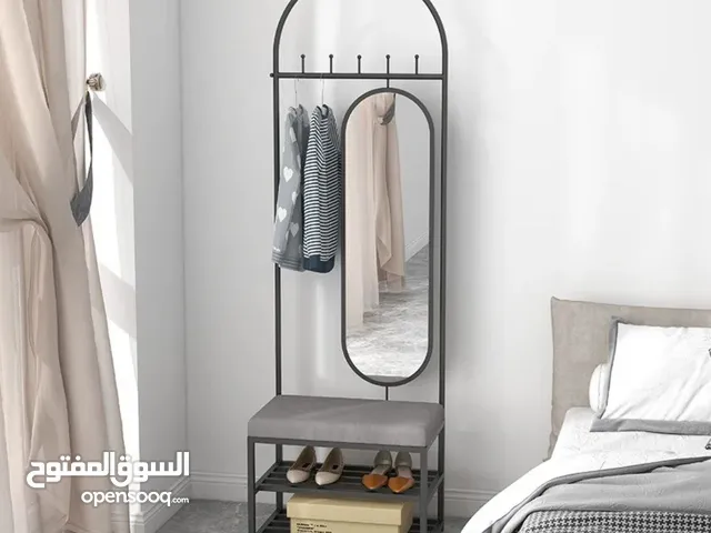 ستاند المدخل الفاخر – مرآة + علاقات + كرسي تخزين... قطعة وحدة تغيّر شكل بيتك!