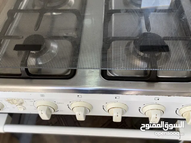 للبيع فرن غاز Midea بحالة جيدة