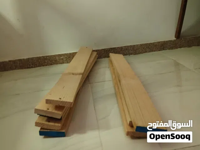 لوح خشب الصنوبر طوله 90سنتمتر العدد 15 لوحة المكان السراج