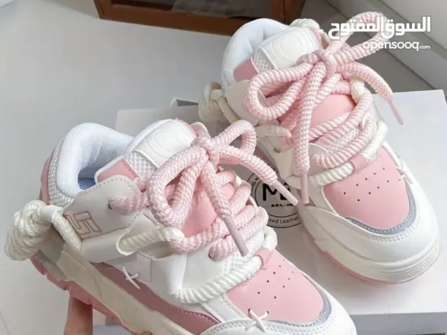 Pink Sport Shoes in Zarqa