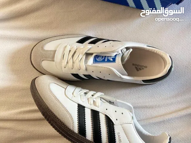 43 Sport Shoes in Tripoli