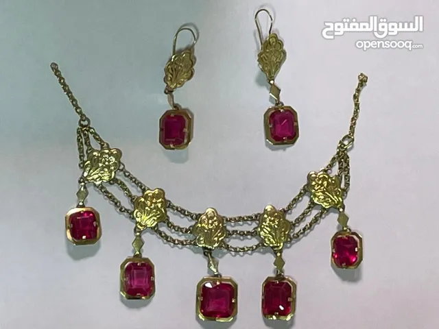 حجر الياقوت القديم Old ruby stone