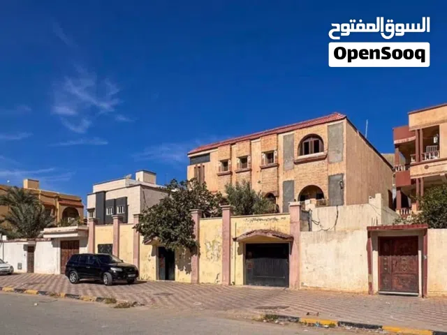 السلام عليكم يوجد عقار سكني تجاري بمساحة وموقع رائع جدا تواصل على الرقم او الخاص او واتساب