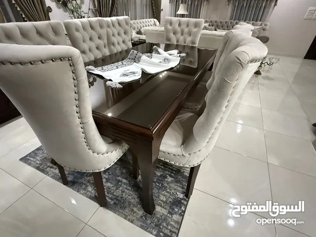 طاولة سفرة أمريكي مع 8 كراسي و بوفيه و كونسول - السعر نهائي