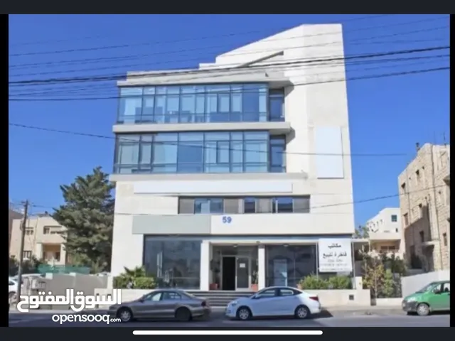 مكتب للإيجار - بالقرب من فندق الميريديان و مستشفى فلسطين