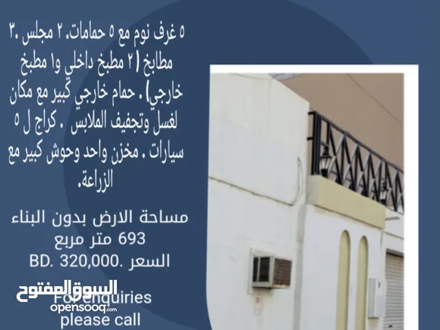693 m2 5 Bedrooms Villa for Sale in Muharraq Busaiteen