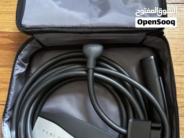 شاحن تيسلا اصلي بحالة الجديد