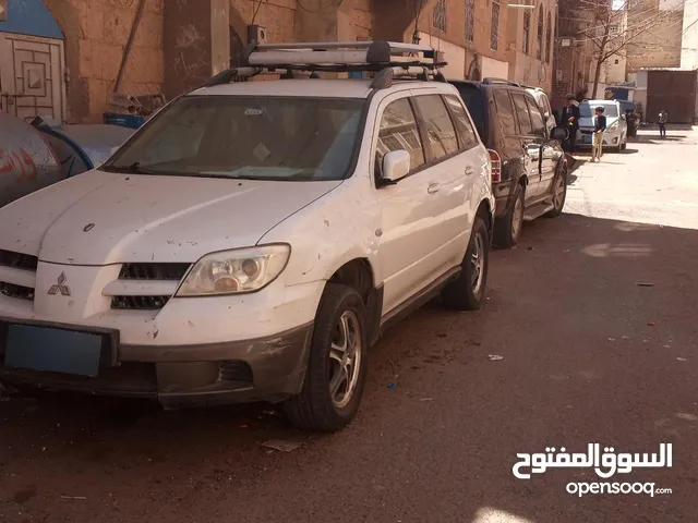 Used Mitsubishi Outlander in Sana'a
