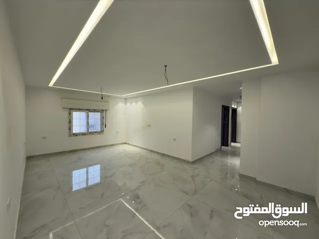 200 m2 4 Bedrooms Apartments for Sale in Tripoli Al-Nofliyen