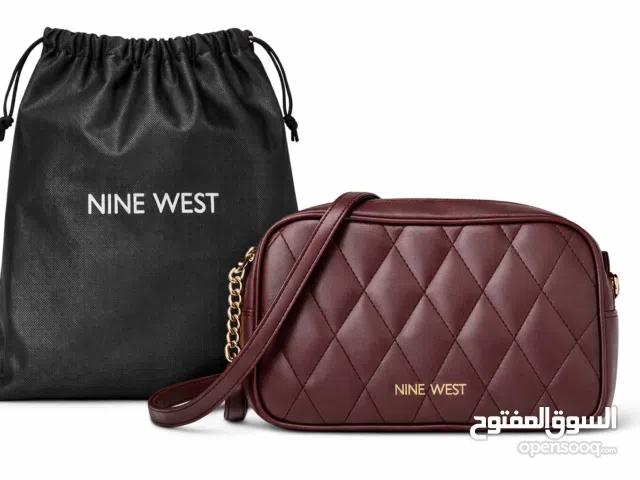 Stylish maroon handbag