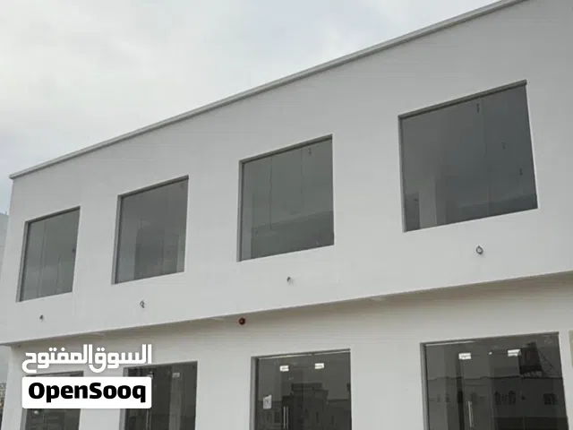 معرض ومحلات للايجار