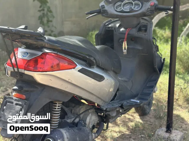 2006 فيسبا GTS 125