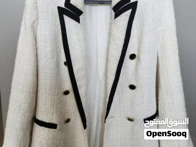 جاكيت أوف وايت بتفاصيل شمواه سوداء Zara original