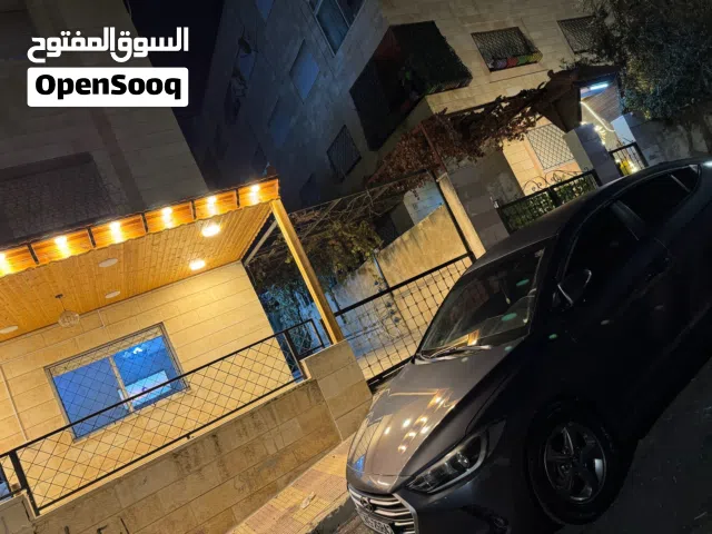 شقة مفروشة تشطيب ديلوكس طابق ارضي  للإيجار بنظام أسبوعي او شهري للعائلات فقط للعائلات فقط......