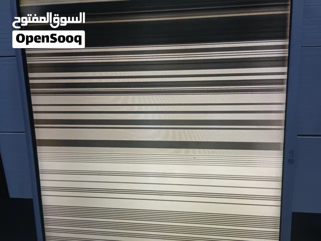 شاشه ال جي شغاله حجم 32 يطلع بيها خطوط ابيعها على عطلها