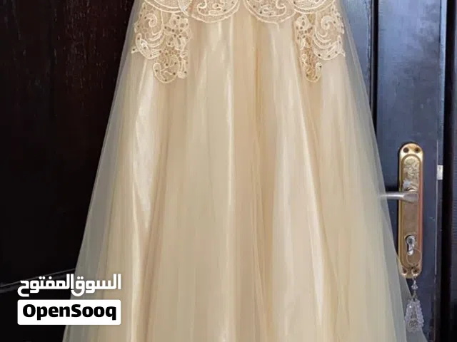 فستان سهرة او خطوبة