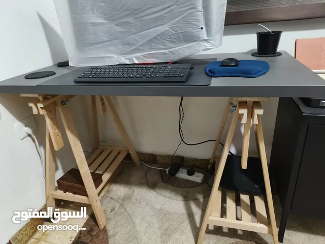 مكتب ايكيا للبيع بحالة الجديد