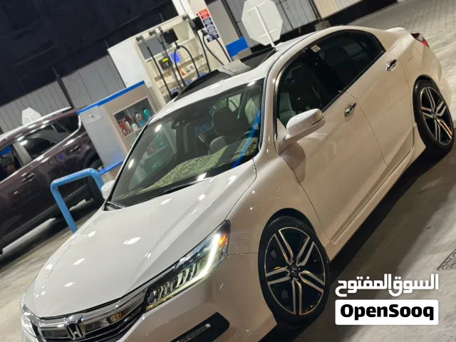 2016 هوندا اكورد Touring