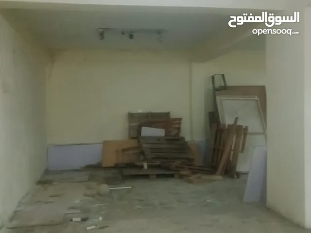 معرض للبيع بموقع متميز جدا بمدينه نصر علي شارع رئيسي
