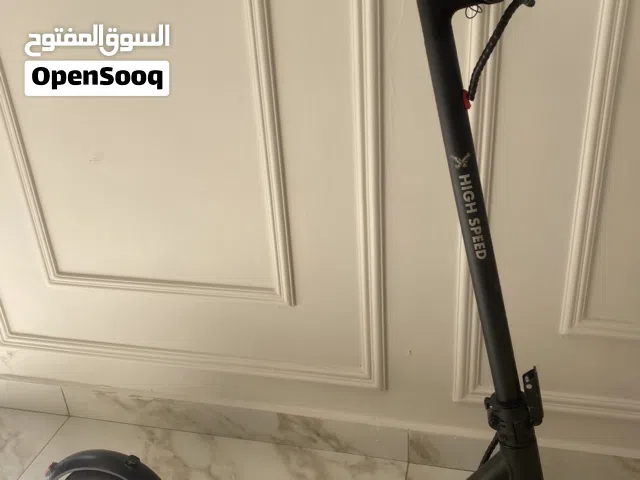 للبيع سكوتر مستعمل سنه ونص اموره تمام مع الشحن سرعته 75 ب 63