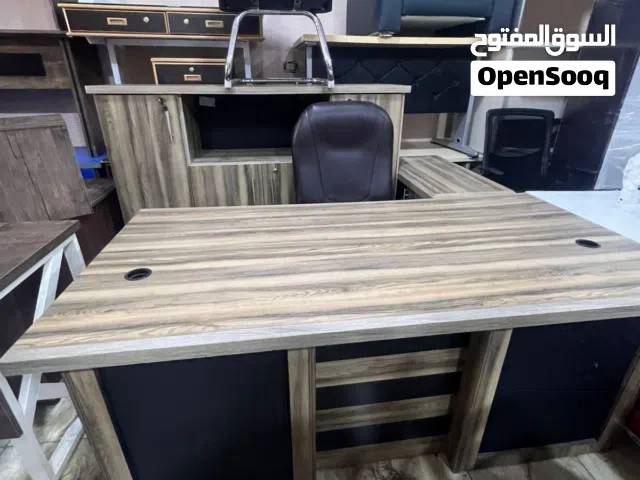 مكتب مدير مع جانبية وخزانة ملفات مستعمل بحالة الجديد