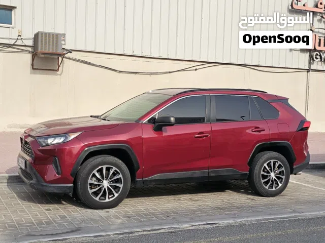 سيارة تويوتا راف فور 2019 لون أحمر بحالة ممتازة للبيع