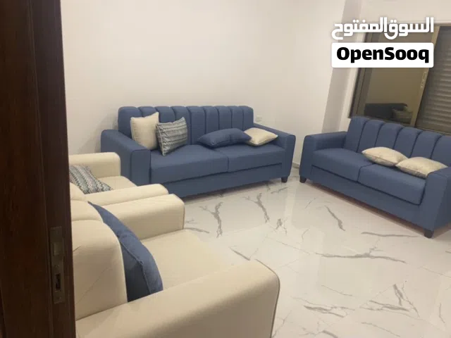 طقم كنب غرفة ضيوف بحالة الوكالة خشب ثقيل