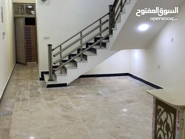 150 m2 4 Bedrooms Townhouse for Rent in Basra City Center