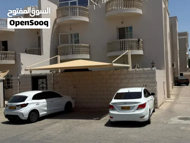 فيلا راقية للإيجار بموقع مميز بالخوض السابعة، شارع مزون Elegant Villa for Rent – Al Khoudh 7