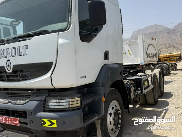 رأس تريلة رينو 2010