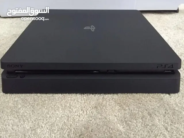 بليستيشن 4 سليم مع تجميعة ألعاب قويه مع 3 اجهزة اصليه
