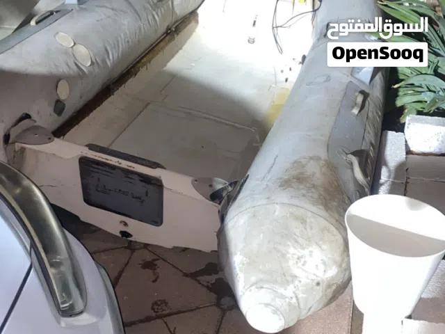 قارب إنقاذ فرنسي اصلي موجودة البليتة ينفع للأماكن الصيد القريبة ويشل 3 اشخاص ومناسب جدا للغوص