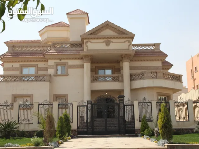 1350m2 More than 6 bedrooms Villa for Sale in Giza Sheikh Zayed