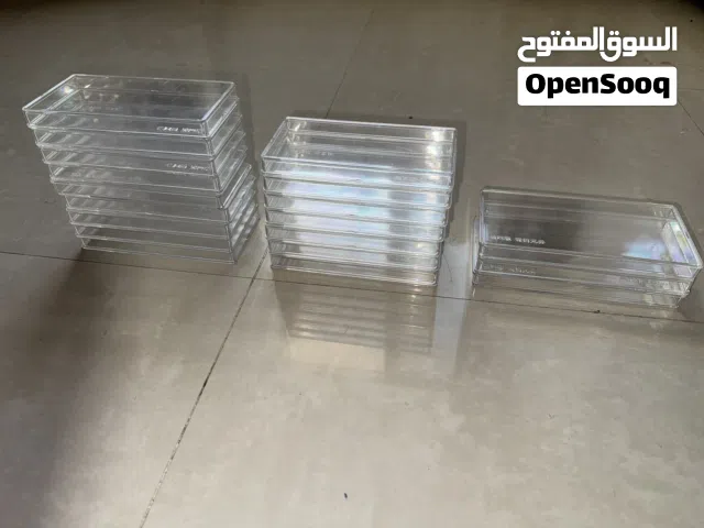 عدد 19 علبة منها جديدة ومستخدمة شي بسيط لحفظ العملات