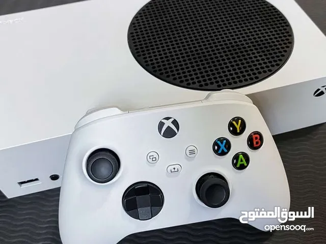 جهاز xbox series s انظيف هلبا ربي ايبارك الجهاز مستعمل استعمال خفيف جدا وقاعد جديد بالباكو