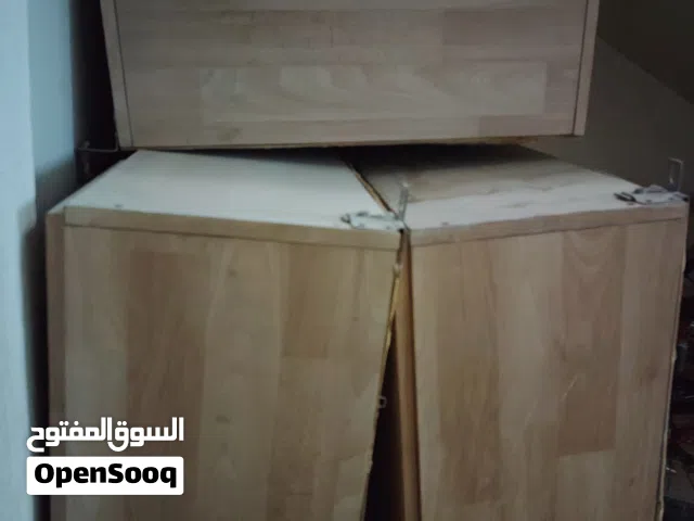 سجادتين وموكيته وبرادي عدد3 وطربيزه كمبيوتر وطاوله كمبيوتر خزائن مطبخ لاتيه فرشه مجوز طربيزات كمبيوت