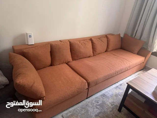 أريكة بحالة ممتازة للبيع!