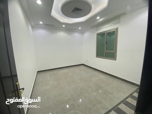 140 m2 3 Bedrooms Apartments for Rent in Mubarak Al-Kabeer Abu Ftaira