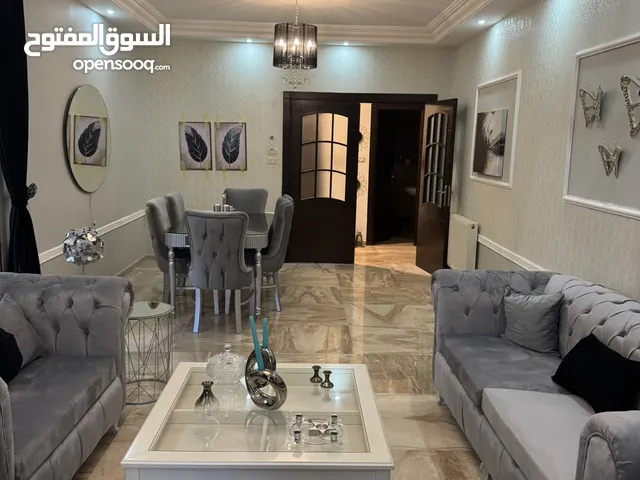 شقه مفروشه 4 غرف ارضي معلق