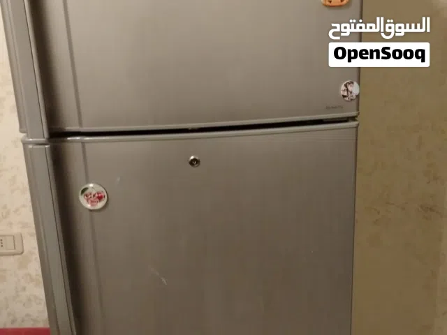ثلاجه توشيبا ياباني بحاله الوكاله ومشتراه من الوكاله..