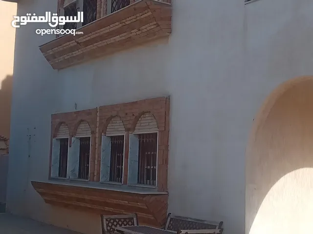 فيلا للايجار بمنطقة تجارية سكنية