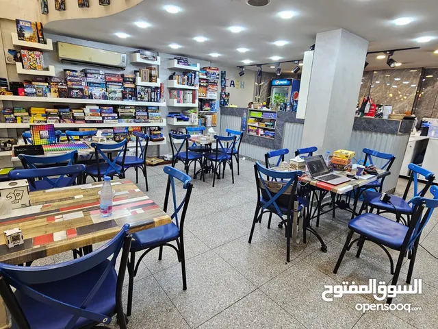 محل للايجار موقع مميز اول شارع 15. وسط رفيديا. منطقه حيويه يصلح. لكافة الانشطه