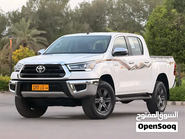 2024 تويوتا هيلوكس GLX