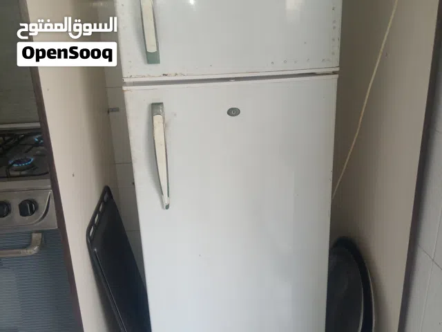 ثلاجه للبيع مستعمله تبريدها ممتاز بتربي ثج