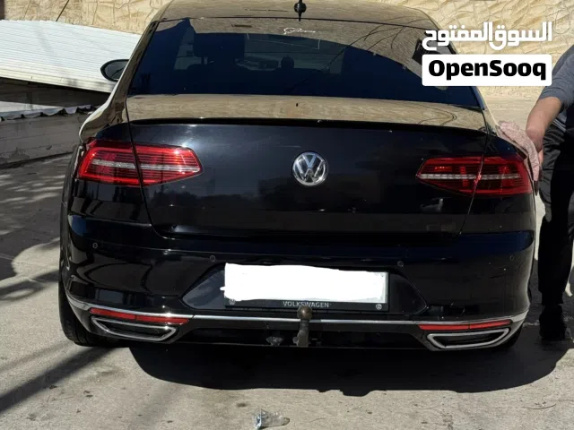2015 فولكسفاغن باسات Standard