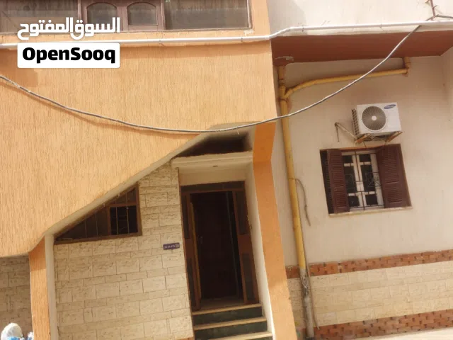 135 m2 4 Bedrooms Townhouse for Rent in Tripoli Al-Serraj