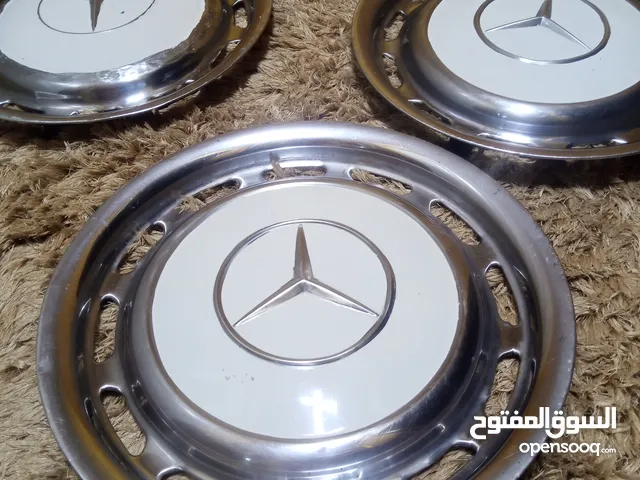 أربع طاسات مرسيدس اصليات بحالة ممتازة كما هو موضح بالصور والله يبارك لصاحب النصيب